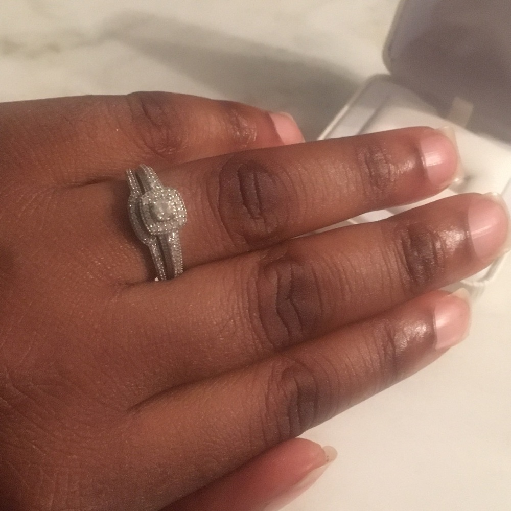 🎉HP🎉 1/3 CTTW Diamond 10K White Gold Bridal Set - Picture 11 of 11